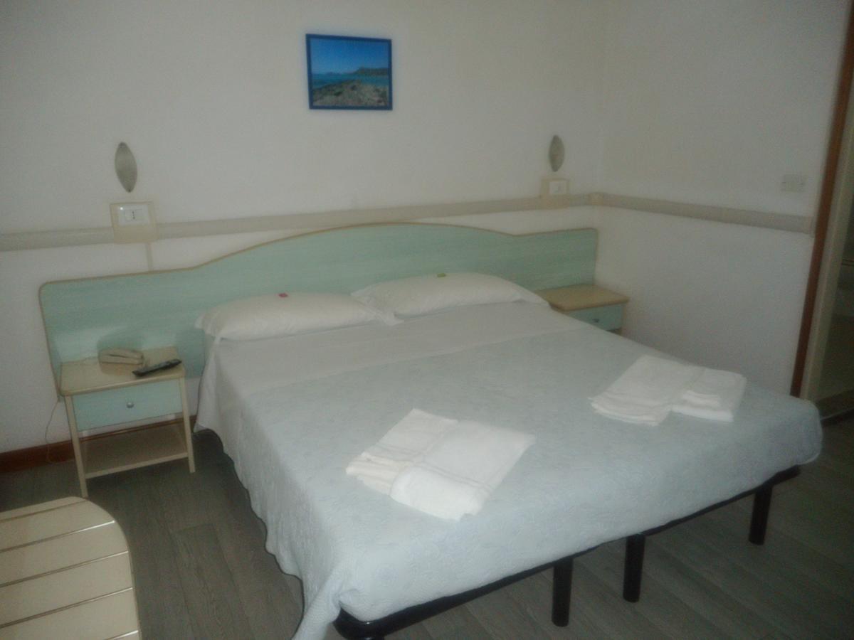 Hotel Carol Cesenatico Exterior photo